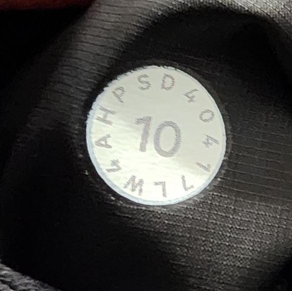 Lululemon Down For A Run Jacket II, Womens 10 - Picture 9 of 10